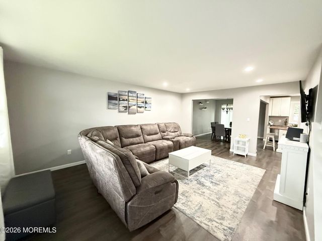 45 Pine Street, Keyport, NJ 07735
