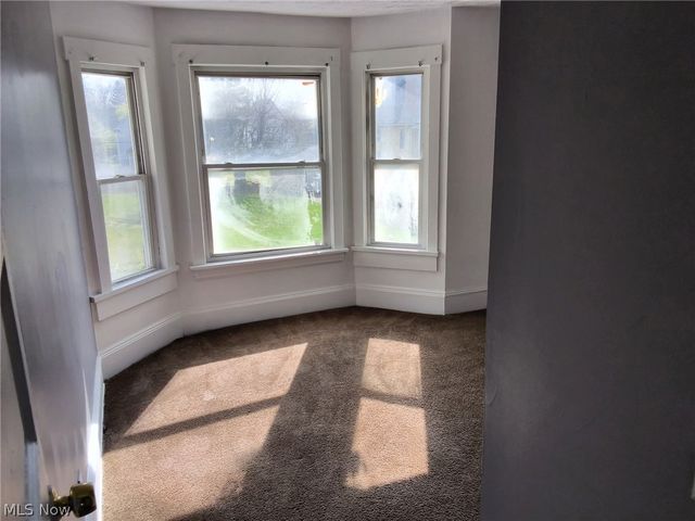 1653 Elberon Avenue, East Cleveland, OH 44112