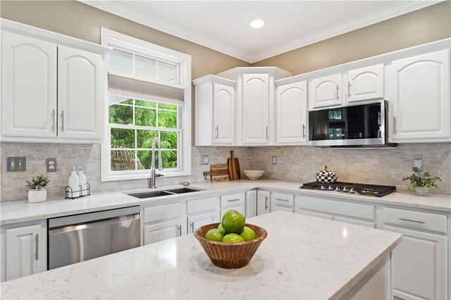 121 Windermere Ct, Peters Twp, PA 15317