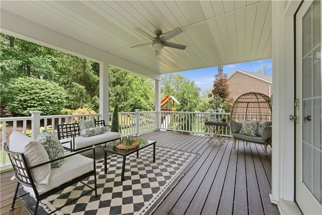 121 Windermere Ct, Peters Twp, PA 15317