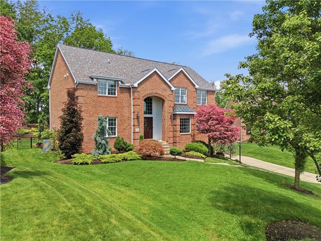 121 Windermere Ct, Peters Twp, PA 15317