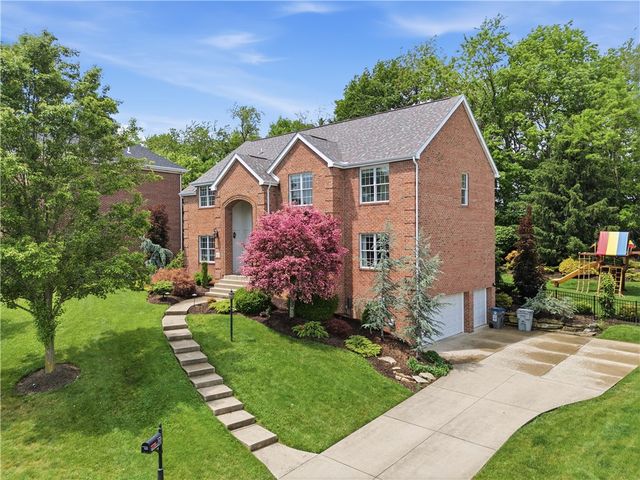 121 Windermere Ct, Peters Twp, PA 15317