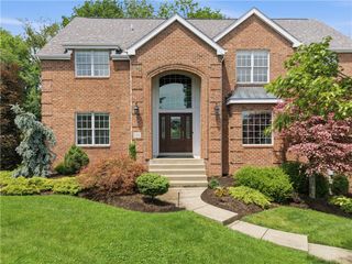 121 Windermere Ct, Peters Twp, PA 15317