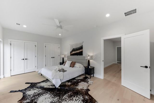 13 Autumn Oaks DR, Lakeway, TX 78738