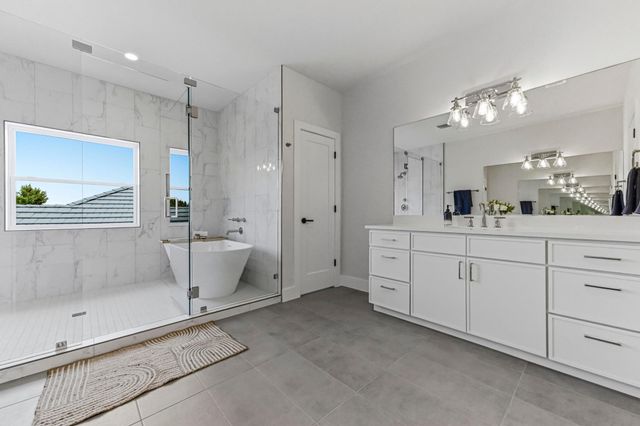 13 Autumn Oaks DR, Lakeway, TX 78738