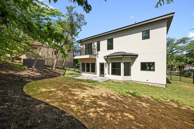 13 Autumn Oaks DR, Lakeway, TX 78738