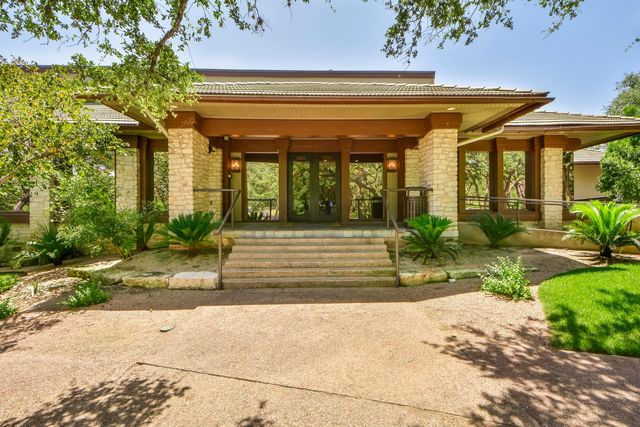 13 Autumn Oaks DR, Lakeway, TX 78738