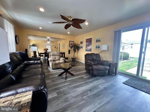 575 ROYAL DR, Vineland, NJ 08360