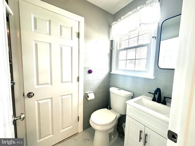 575 ROYAL DR, Vineland, NJ 08360