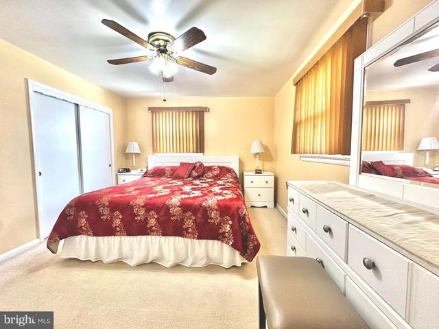 575 ROYAL DR, Vineland, NJ 08360