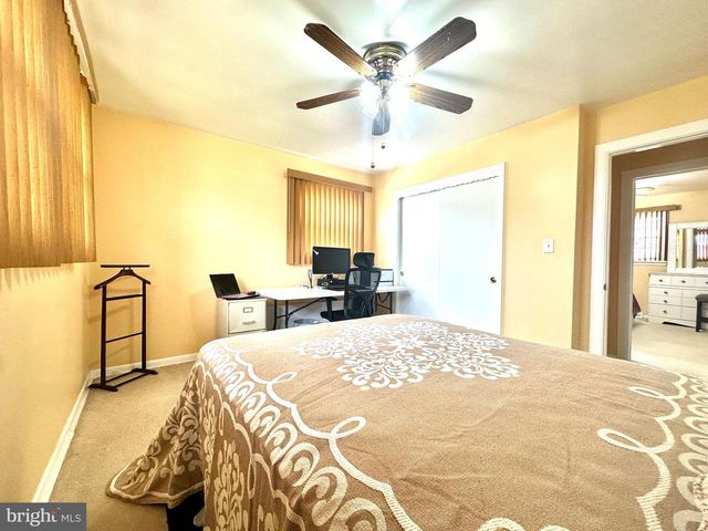 575 ROYAL DR, Vineland, NJ 08360