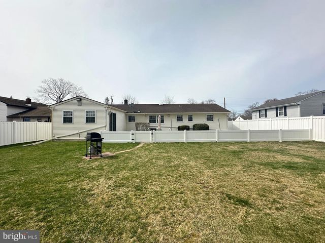 575 ROYAL DR, Vineland, NJ 08360