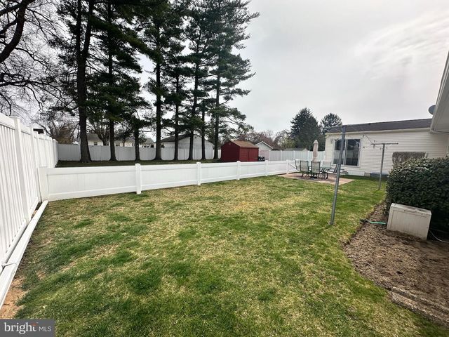 575 ROYAL DR, Vineland, NJ 08360