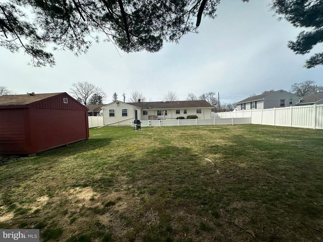 575 ROYAL DR, Vineland, NJ 08360