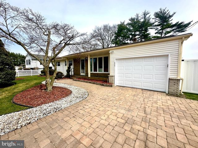 575 ROYAL DR, Vineland, NJ 08360