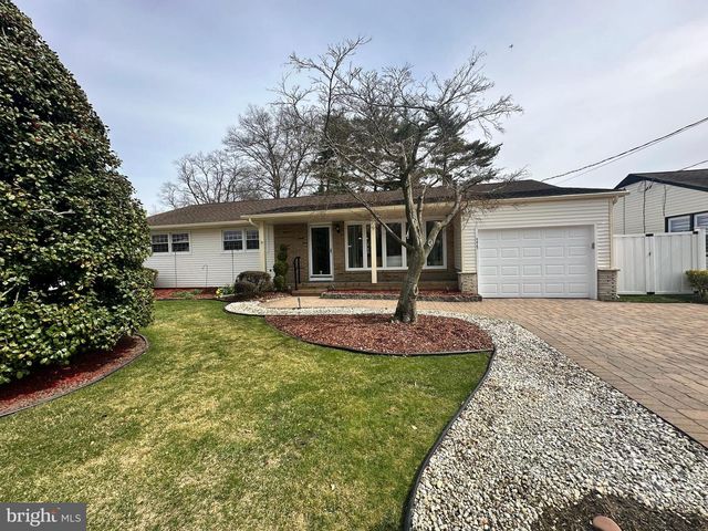 575 ROYAL DR, Vineland, NJ 08360