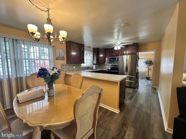 575 ROYAL DR, Vineland, NJ 08360