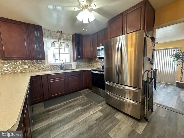 575 ROYAL DR, Vineland, NJ 08360