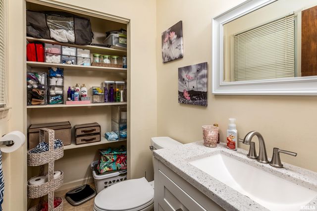 2017 W NORWOOD Drive, Carbondale, IL 62901