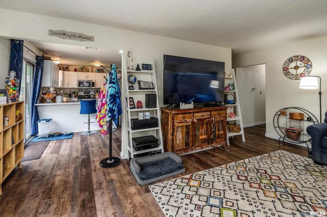 2017 W NORWOOD Drive, Carbondale, IL 62901