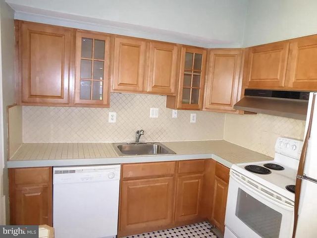 4344 ELLICOTT ST NW, Washington, DC 20016