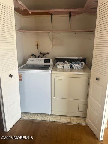 23 Longdenville Street, Toms River, NJ 08757