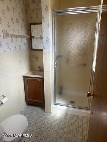 23 Longdenville Street, Toms River, NJ 08757