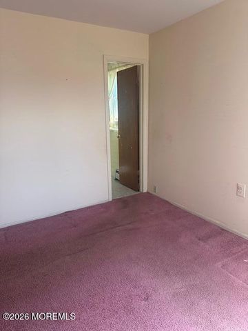 23 Longdenville Street, Toms River, NJ 08757