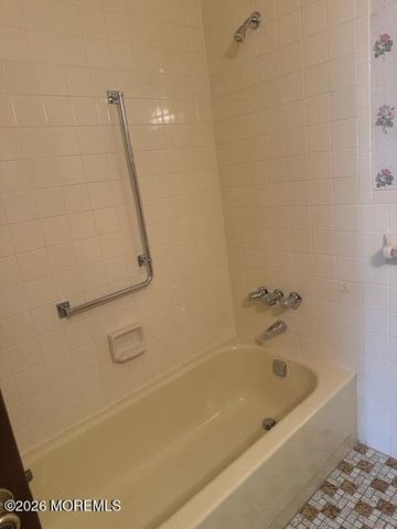 23 Longdenville Street, Toms River, NJ 08757