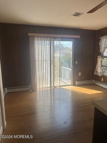 23 Longdenville Street, Toms River, NJ 08757