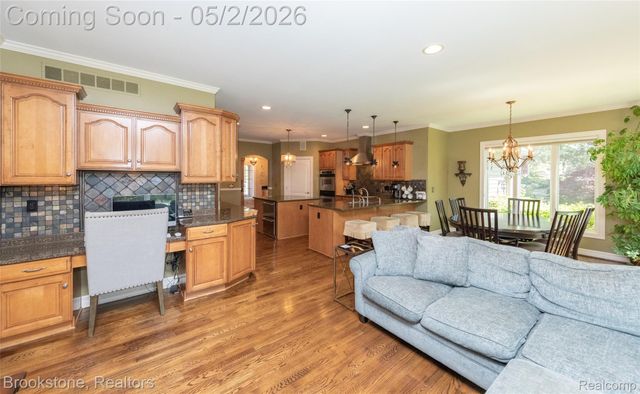 9811 KINGSTON POINTE, Springfield Charter Township, MI 48348
