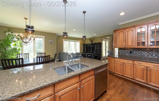 9811 KINGSTON POINTE, Springfield Charter Township, MI 48348