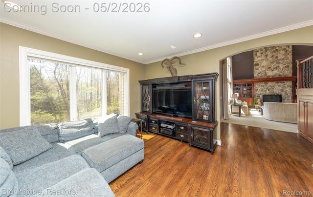 9811 KINGSTON POINTE, Springfield Charter Township, MI 48348