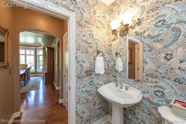 9811 KINGSTON POINTE, Springfield Charter Township, MI 48348