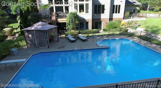 9811 KINGSTON POINTE, Springfield Charter Township, MI 48348