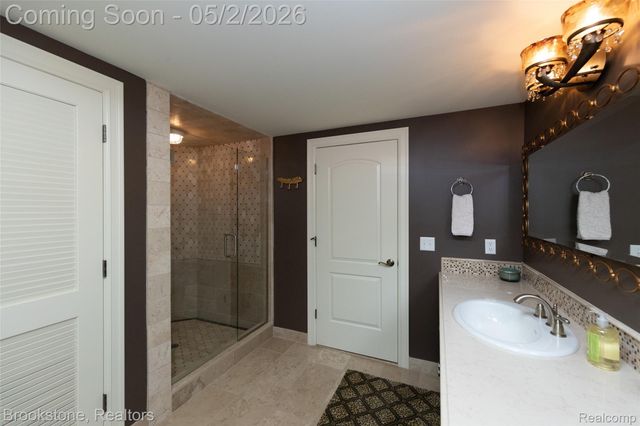 9811 KINGSTON POINTE, Springfield Charter Township, MI 48348