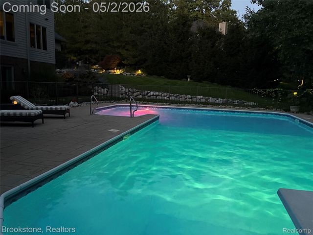 9811 KINGSTON POINTE, Springfield Charter Township, MI 48348