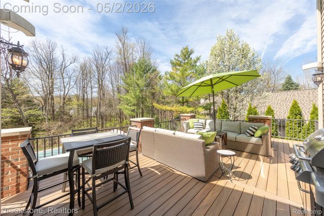 9811 KINGSTON POINTE, Springfield Charter Township, MI 48348