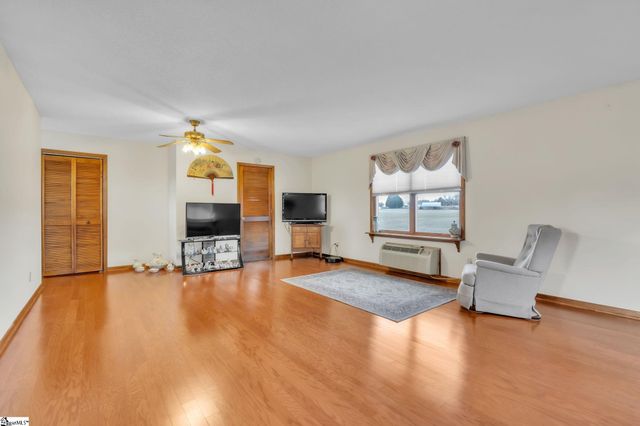145 Old Sanders Road, Pendleton, SC 29670