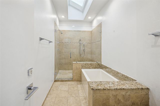 4 River Hollow Lane, Houston, TX 77027