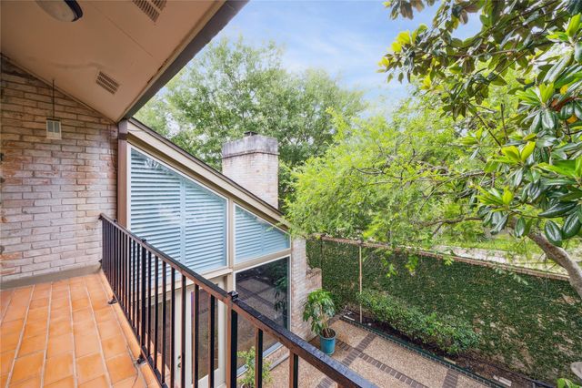 4 River Hollow Lane, Houston, TX 77027