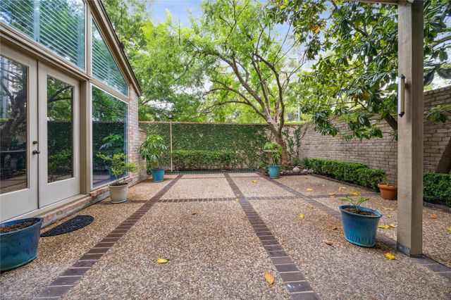 4 River Hollow Lane, Houston, TX 77027