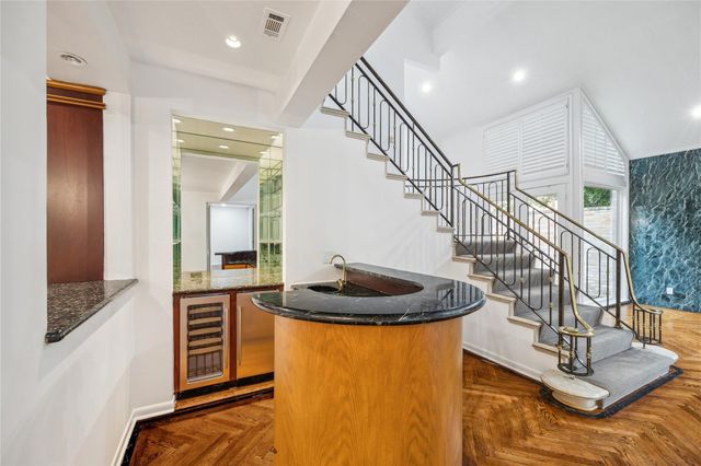 4 River Hollow Lane, Houston, TX 77027