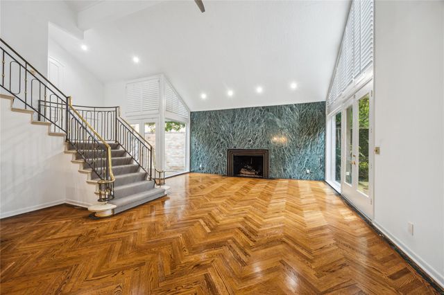 4 River Hollow Lane, Houston, TX 77027