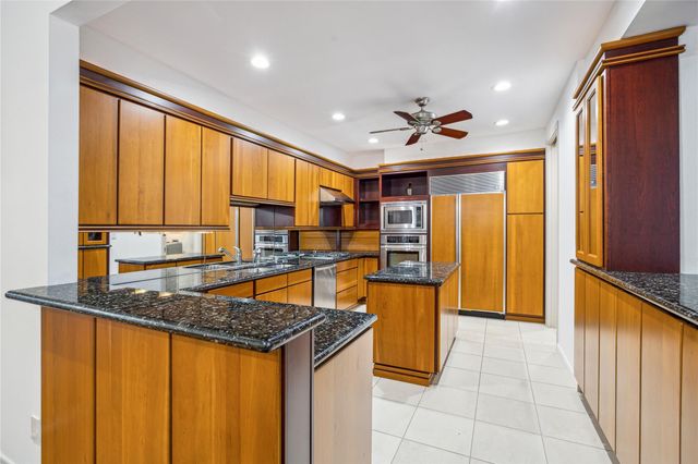 4 River Hollow Lane, Houston, TX 77027
