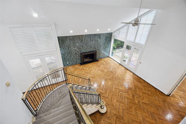 4 River Hollow Lane, Houston, TX 77027