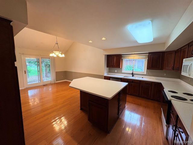 43336 Herring Drive, Clinton Township, MI 48038