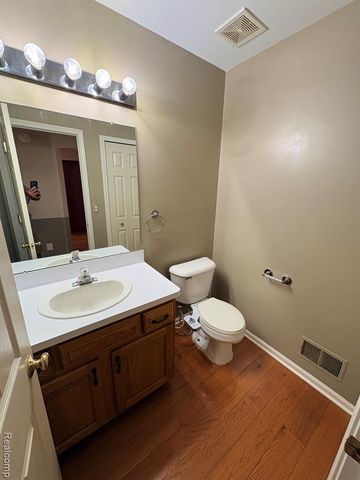 43336 Herring Drive, Clinton Township, MI 48038