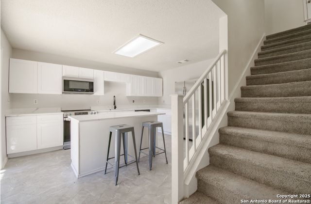 8166 cheryl meadow, Converse, TX 78109