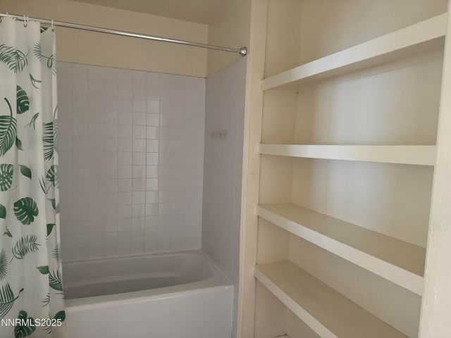 4600 Neil Road APT 33, Reno, NV 89502